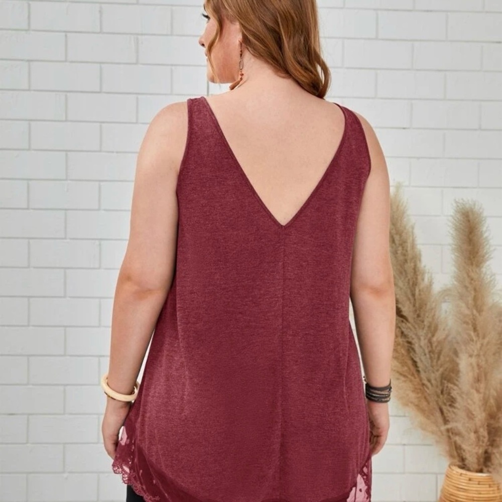 Women's Lace-Hem Scoop Neck Tank Top in Burgundy - Picture 3 of 6